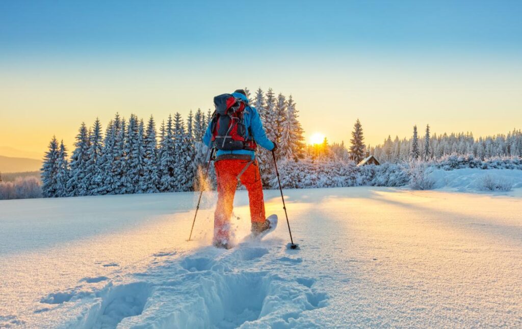 Avontuurlijke vakantie in Fins Lapland met sneeuwschoentocht, huskytochten en ijsvissen