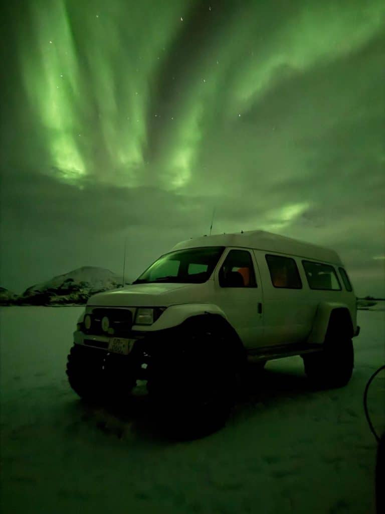 Op zoek naar het noorderlicht in een superjeep in Noord-IJsland
