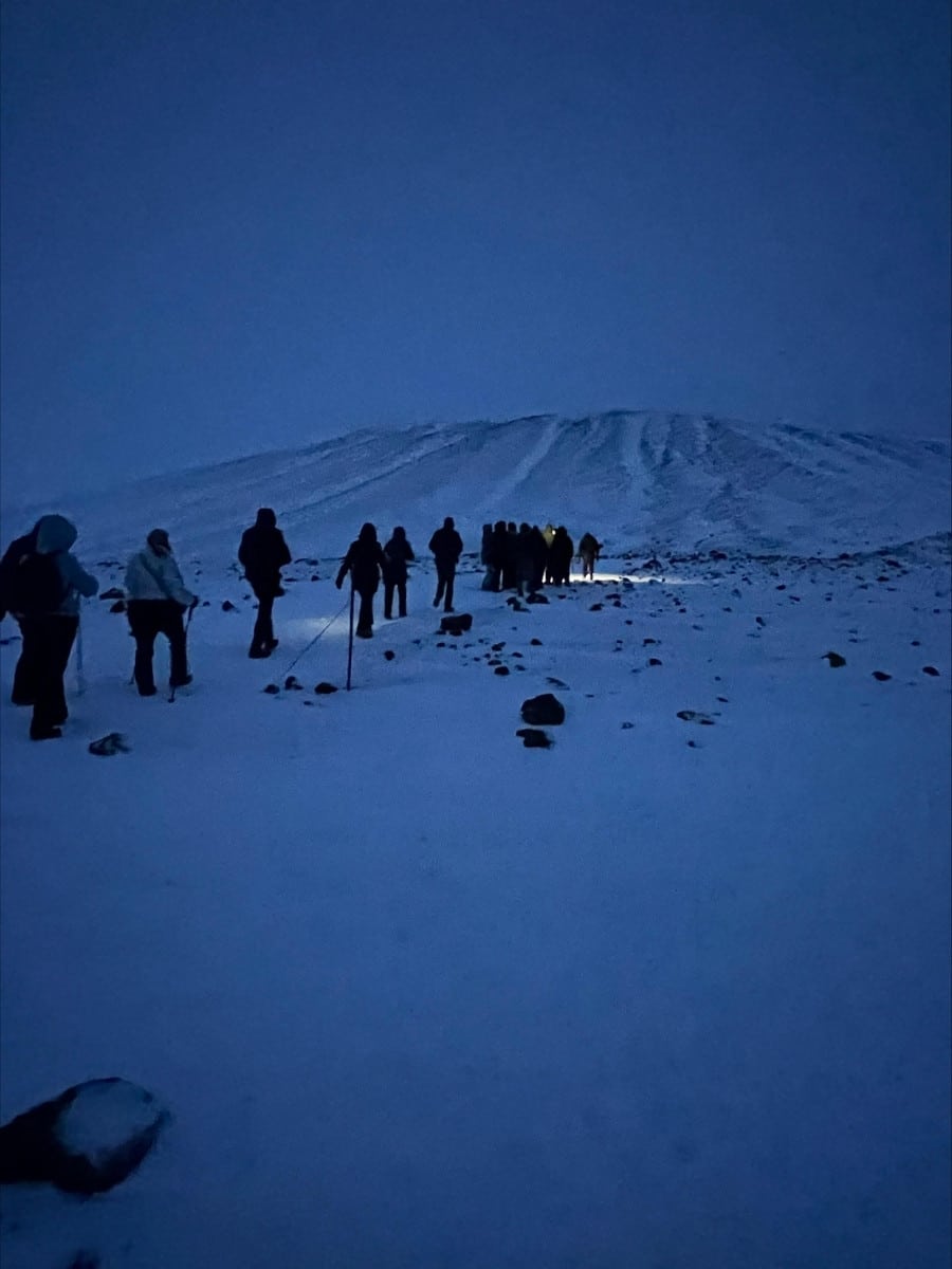 Sunrise hike op de Hverfjall vulkaan in het noorden van IJsland
